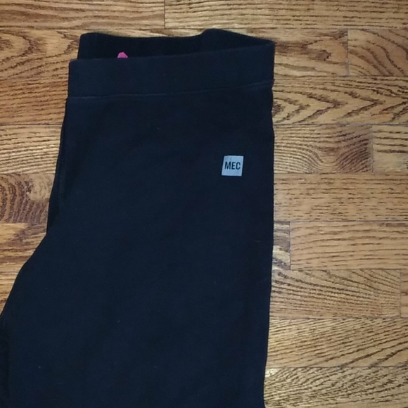 MEC Organic Capris - Picture 2 of 4